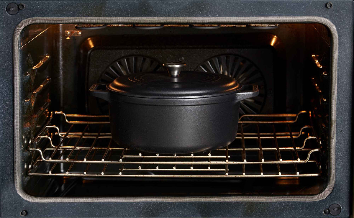 7 QT Cast Iron Dutch Oven with Lid