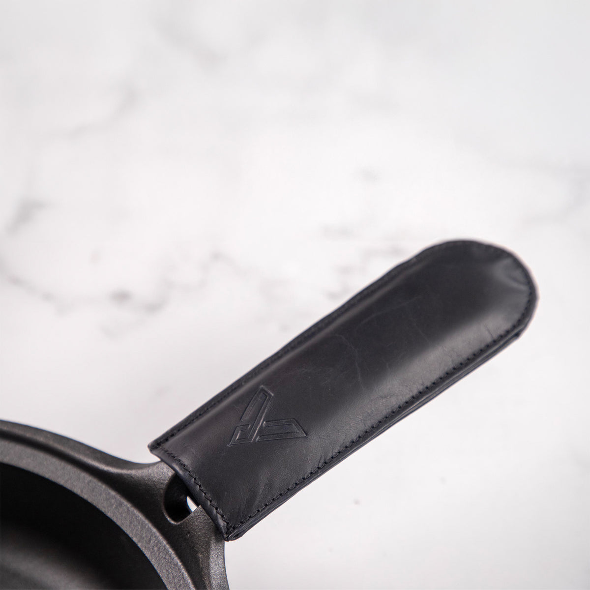 Handle Leather Medium SIGNATURE