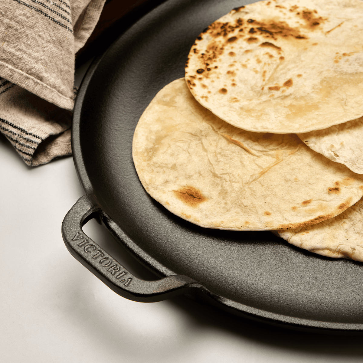 12-Inch Cast Iron Comal & Pizza Pan – Long Handle and Loop Handle